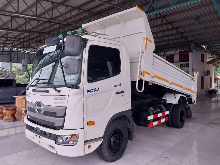 ขาย รถบรรทุก 6 ล้อเล็ก Hino dominater Fc9J