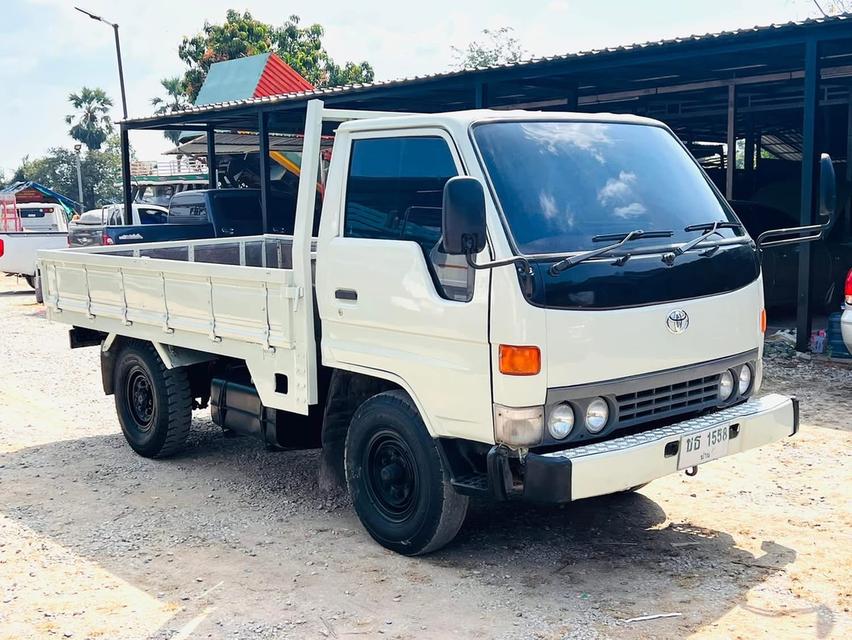 รถบรรทุก 4 ล้อ Toyota