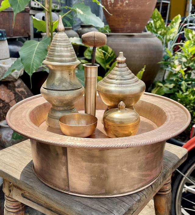 ชุดเชี่ยนหมาก ทองเหลือง โบราณ เก่าแท้ ชุดใหญ่สุด
